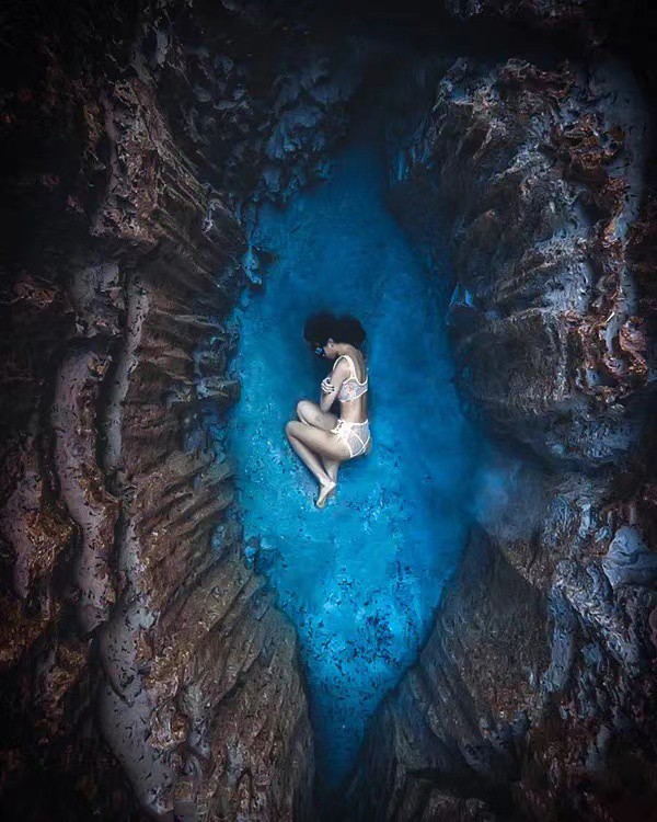 李艺（海南）《海底秘境-Secret Place》.jpg